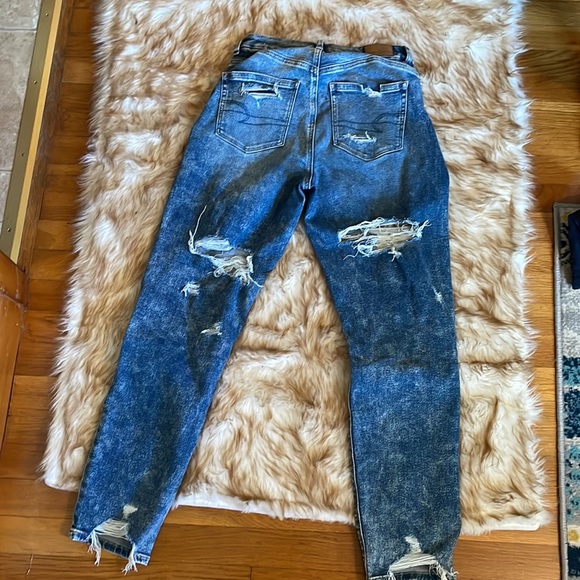 AE distressed mom jeans 4 - Picture 5 of 5